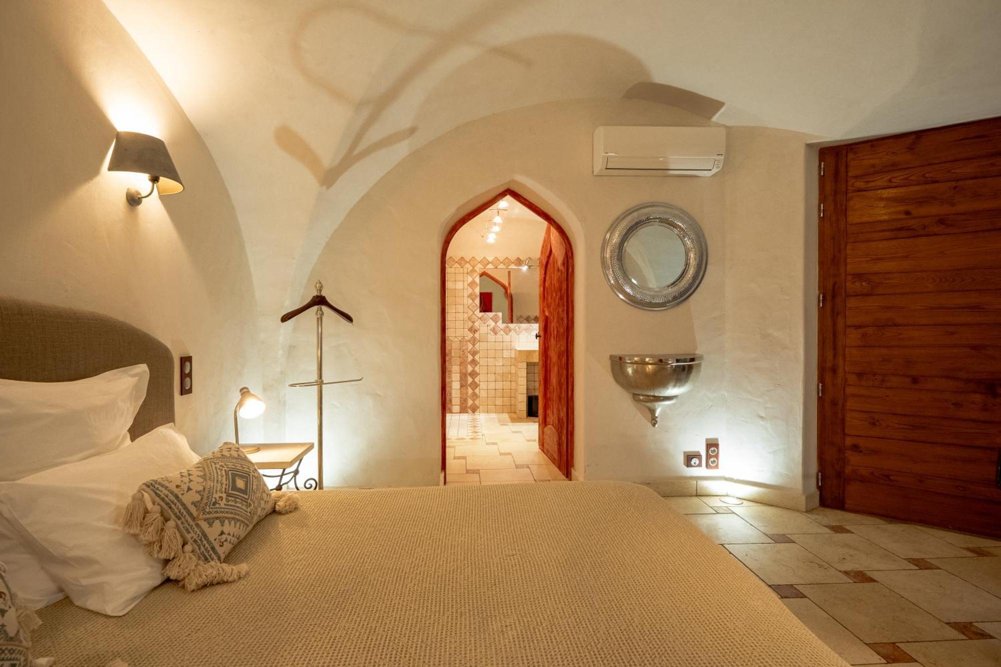 La Belle Vie Hotel Saint-Hilaire-d'Ozilhan Luaran gambar