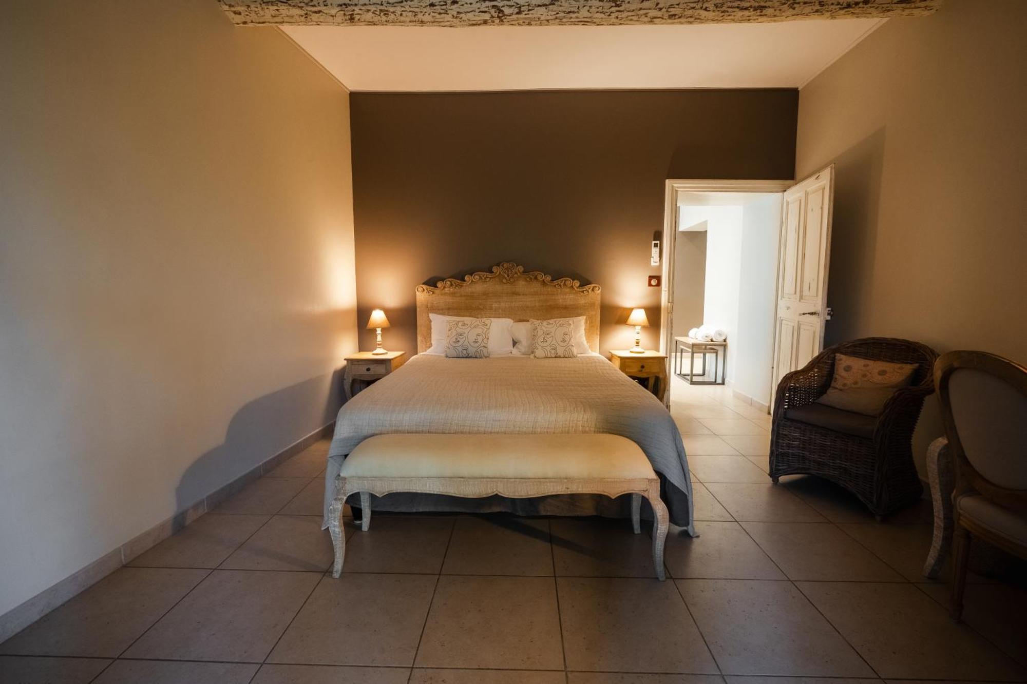 La Belle Vie Hotel Saint-Hilaire-d'Ozilhan Luaran gambar
